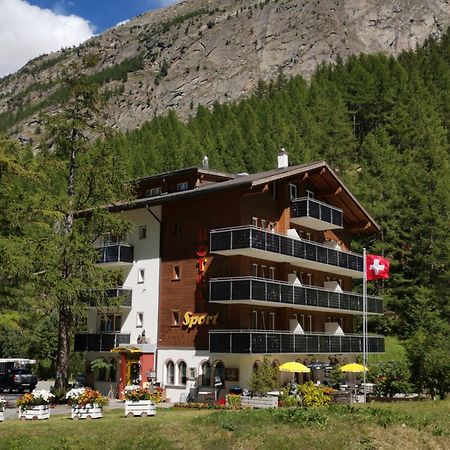 Ski-In/Ski-Out Hotel Sport Saas-Almagell Exterior photo