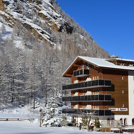Ski-In/Ski-Out Hotel Sport Saas-Almagell Exterior photo