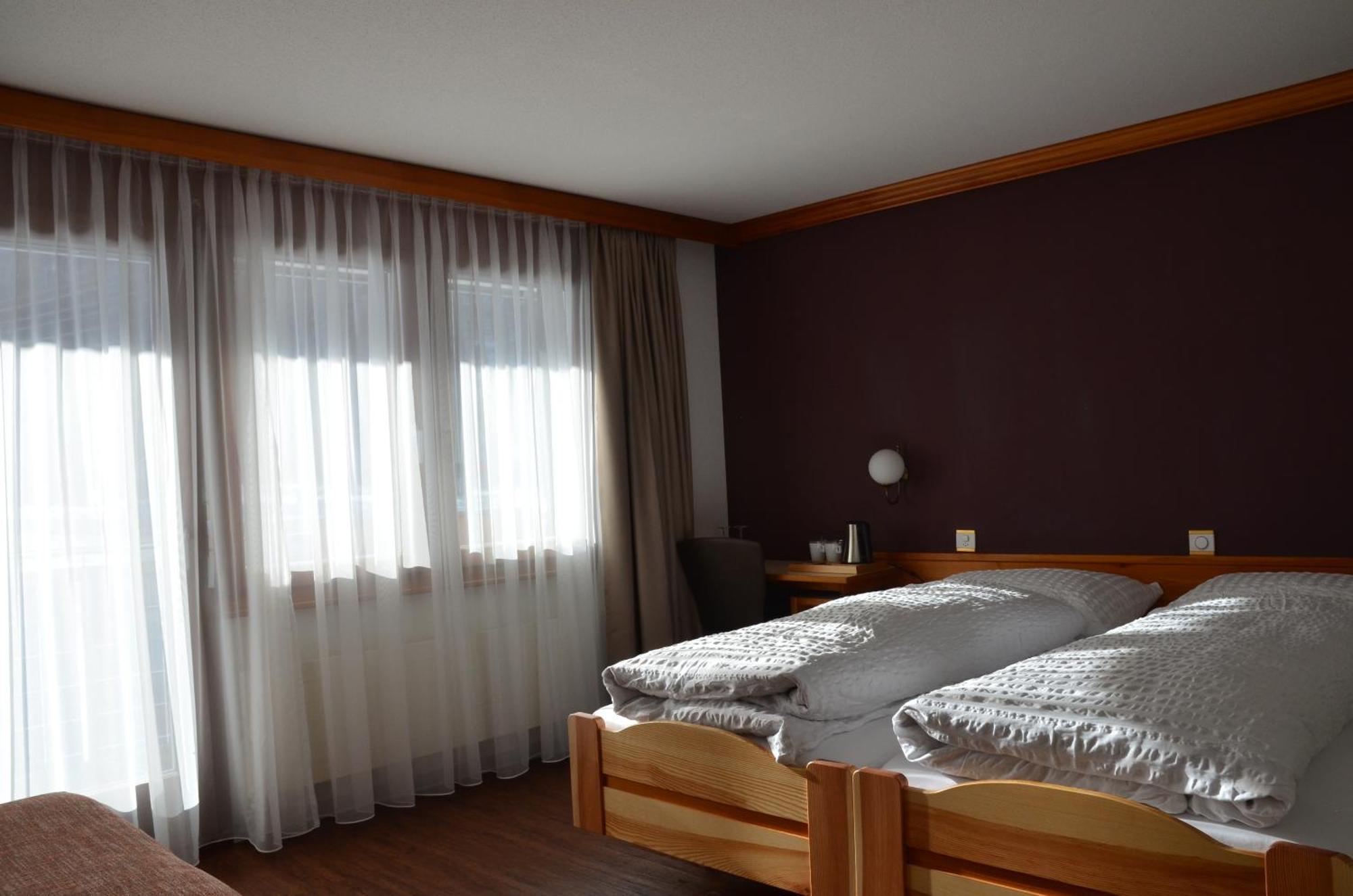 Ski-In/Ski-Out Hotel Sport Saas-Almagell Room photo